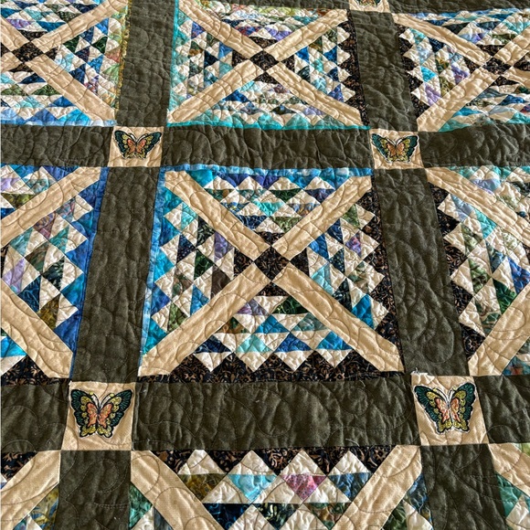 Hand made butterfly quilt including butterflies heirloom quality reversible - Picture 2 of 16